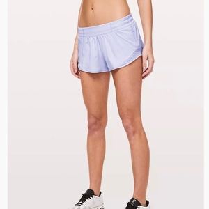 Lululemon Hotty-Hot Low-Rise Lined Short 2.5”